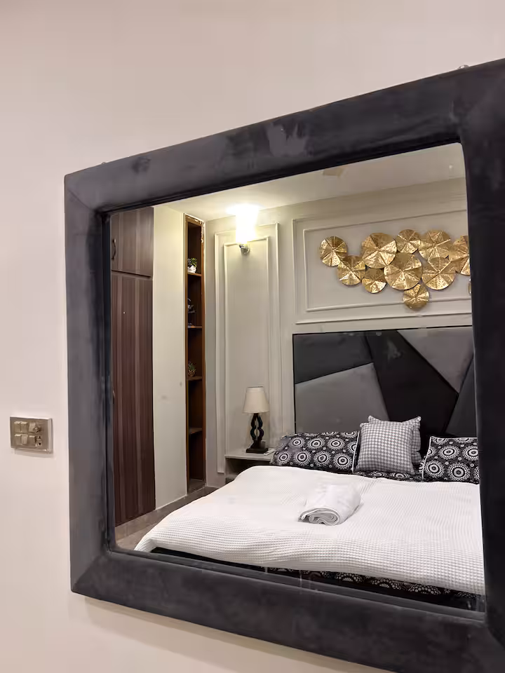 Wall art and lighting detail